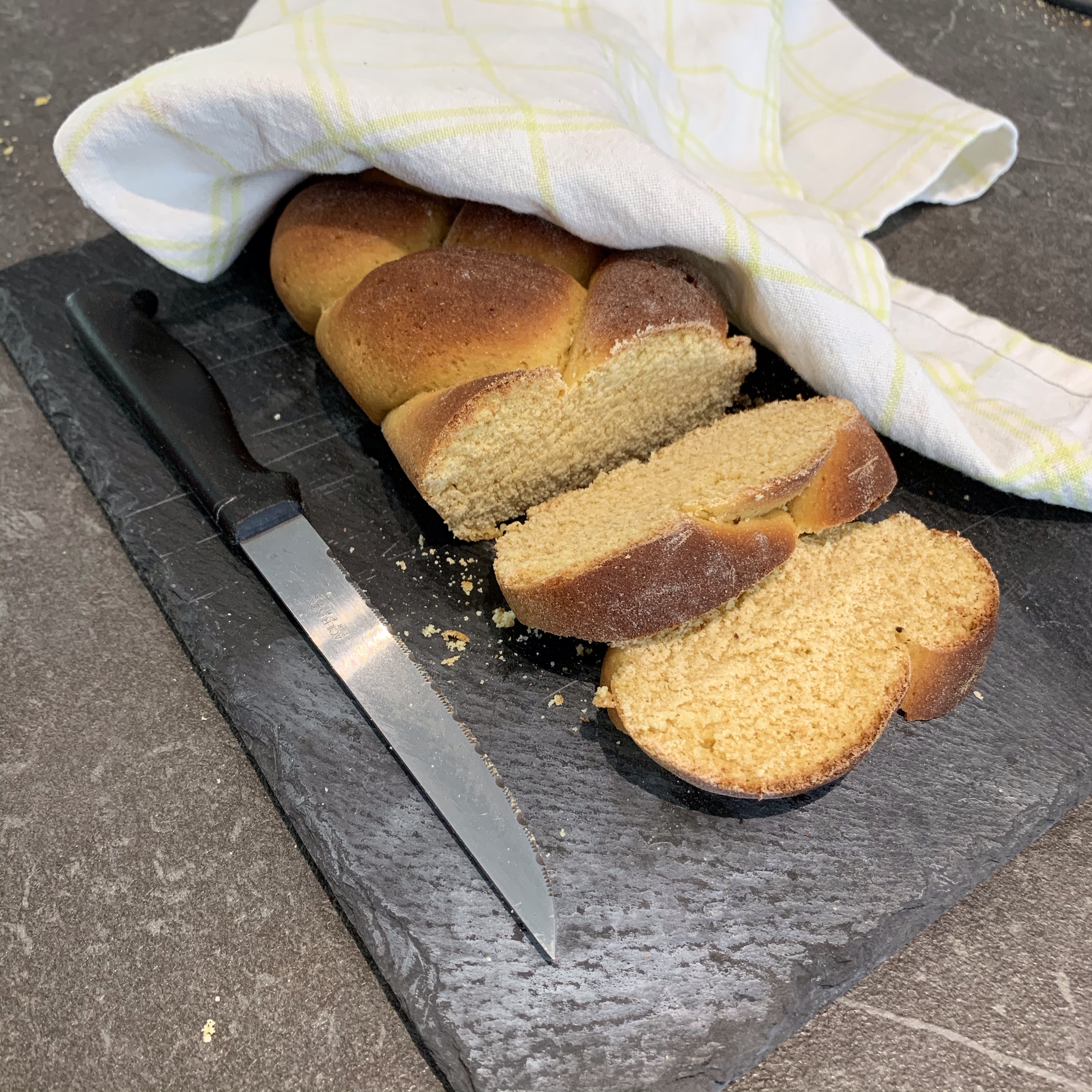 Brioche tressée sans beurre