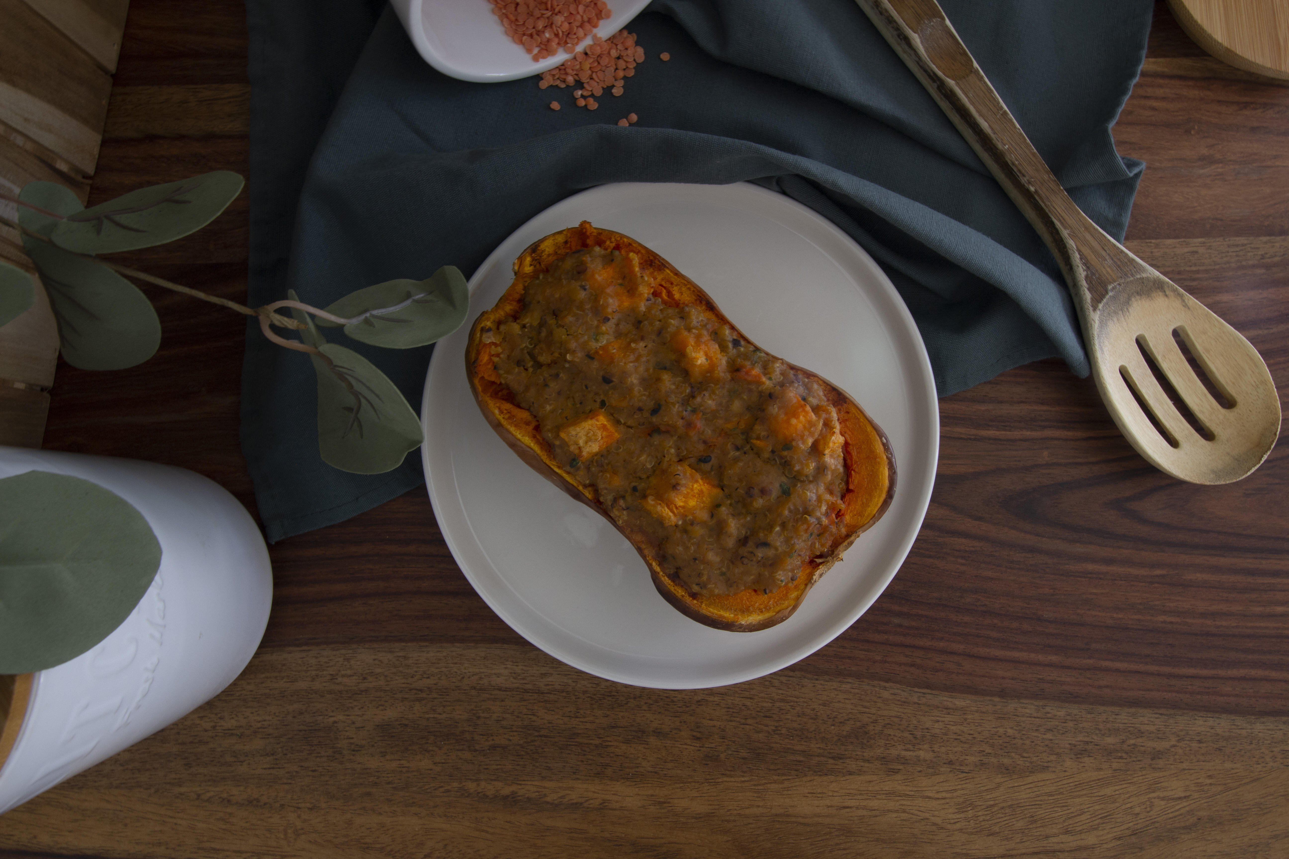 Recette de butternut rôtie à la farce de quinoa et lentilles corail