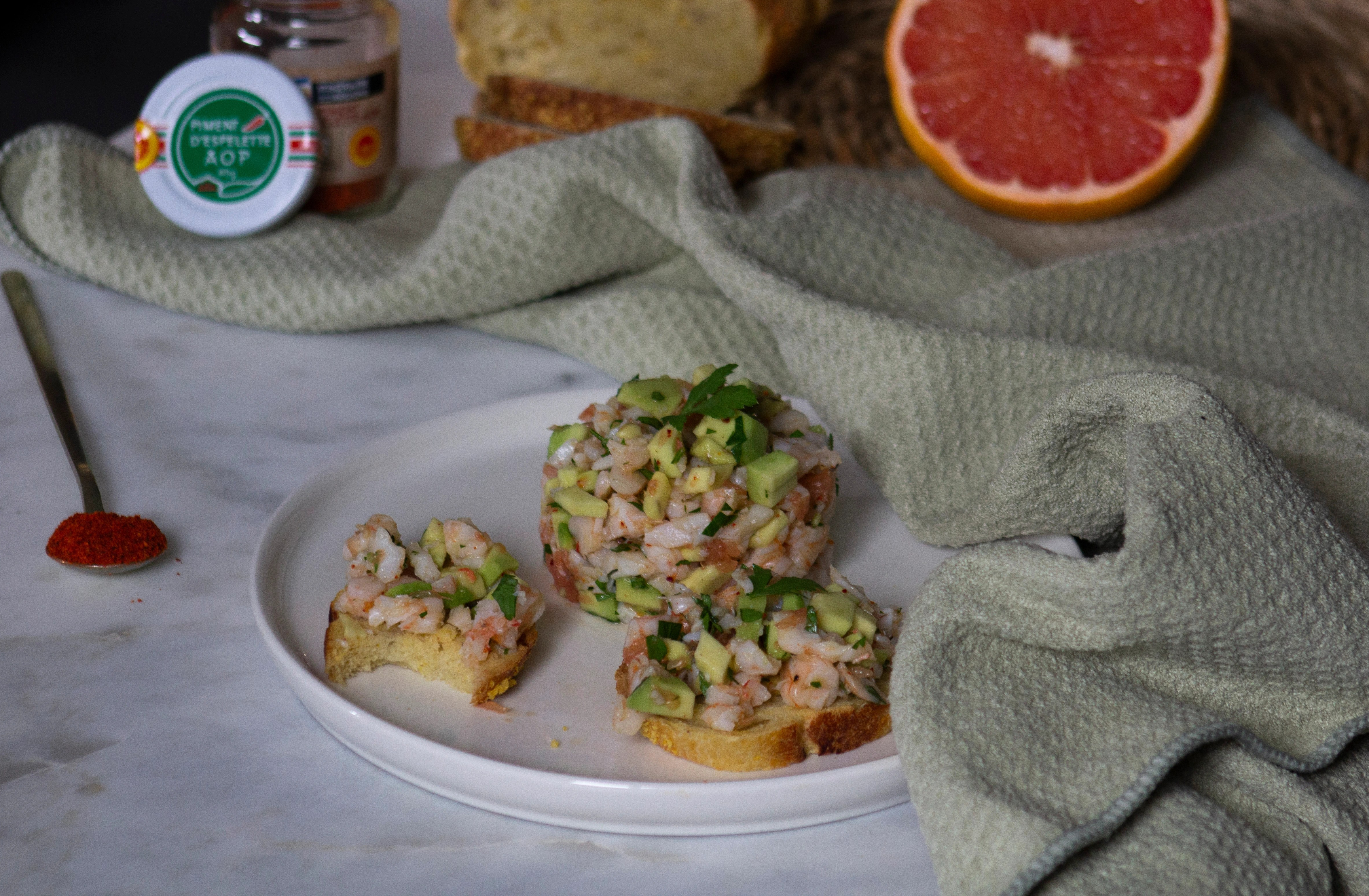 Tartare de crevettes, pamplemousse et avocat